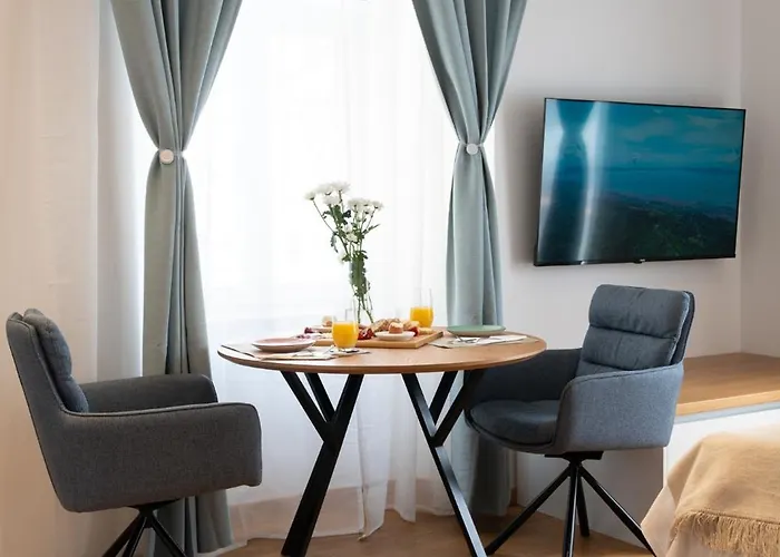 Studio Apartments Rijeka Риека